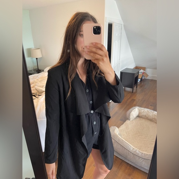 Women Blazer/Cardigan! - Picture 5 of 6